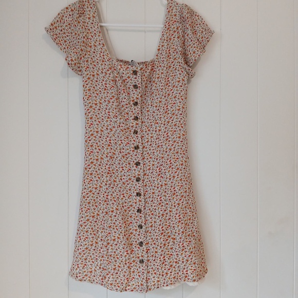 American Eagle Outfitters Dresses & Skirts - 🎉HOST PICK🎉 American Eagle Floral patterned short sleeve mini dress